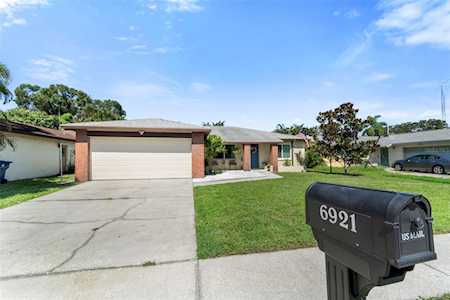 6921 Cedar Ridge Dr N Pinellas Park, FL 33781