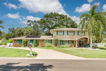 6 Shore Dr Dunedin, FL 34698