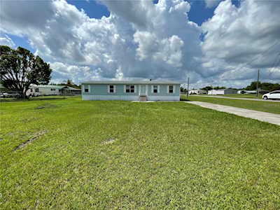 310 Thornhill Estates Ct Winter Haven, FL 33880