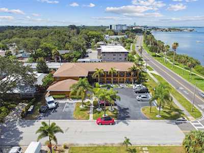 2037 Edgewater Dr #101 Clearwater, FL 33755