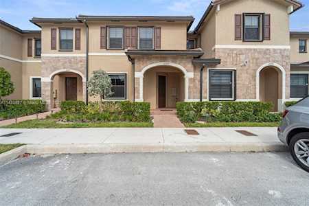 11305 W 34th Way Hialeah, FL 33018