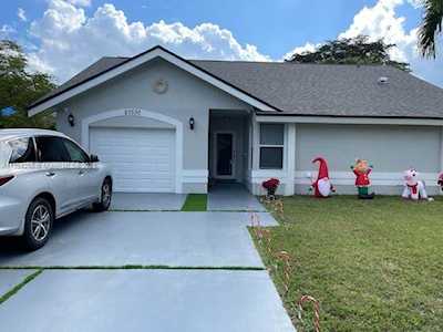 20530 NW 6th St Pembroke Pines, FL 33029