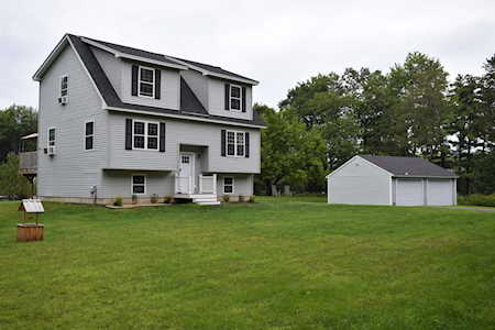 93 Hot Hole Pond Rd Concord, NH 03301
