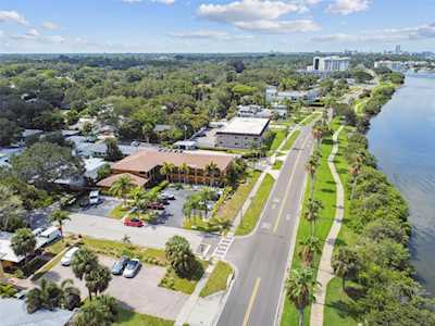 2037 Edgewater Dr #103 Clearwater, FL 33755