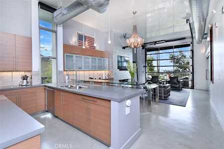 1152 N La Cienega Blvd #203 West Hollywood, CA 90069