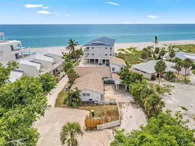 2726 N Beach Rd Englewood, FL 34223