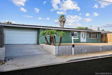 705 Maria Ave Spring Valley, CA 91977