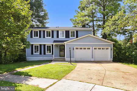 12961 Pinecrest View Ct Oak Hill, VA 20171