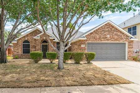 7705 Danuers Lane Arlington, TX 76002