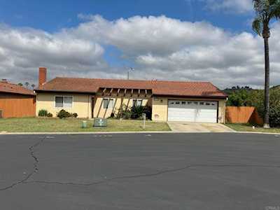 2776 Diaz Glen Escondido, CA 92027