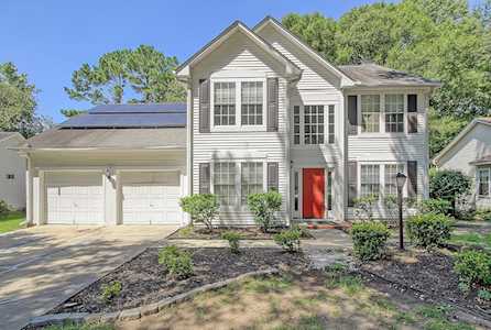 2038 Country Manor Drive Mount Pleasant, SC 29466