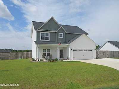 439 Elgin Rd Hubert, NC 28539