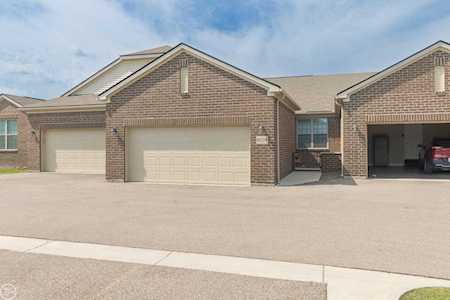 49219 Jacob Ct Macomb, MI 48042
