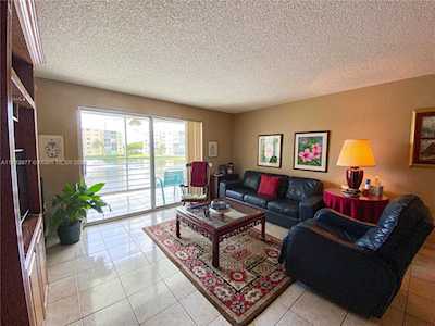 401 SE 3rd St #201 Dania Beach, FL 33004