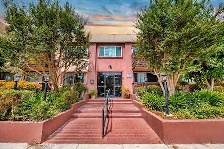 5349 Newcastle Ave #48 Encino, CA 91316