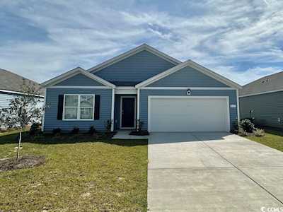 641 Woodland Farms Circle Aynor, SC 29511