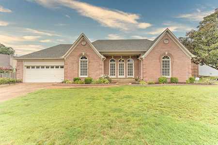 8882 E Wenham Cv Memphis, TN 38016