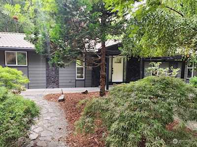 4106 4th Street Pl SW Puyallup, WA 98373