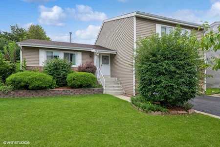 108 Norwood Ct Rolling Meadows, IL 60008