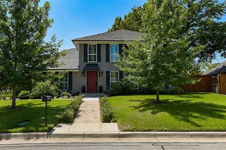 1104 Crowley Road Arlington, TX 76012