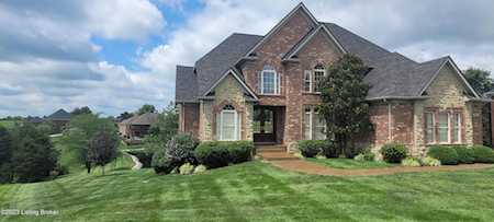 205 Peach Orchard Cir Fisherville, KY 40023
