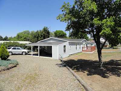 377 S Owyhee Street Glenns Ferry, ID 83623
