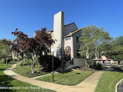 131 Goldmine Ln Old Bridge, NJ 08857