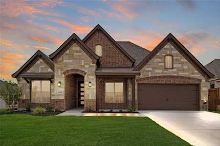 3205 Signal Hill Drive Burleson, TX 76028