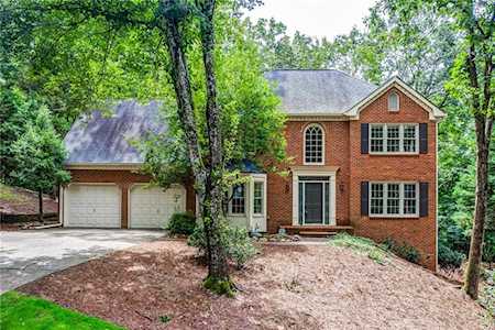 2720 Lakewind Court Alpharetta, GA 30005