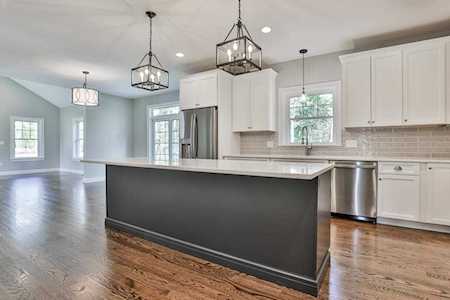 24 Countryside Dr Brookline, NH 03033