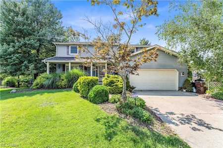 7810 Fort Myers Ct Parma, OH 44134