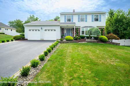 315 Betsy Ross Dr Freehold, NJ 07728