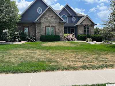 21409 Pine Circle Elkhorn, NE 68022