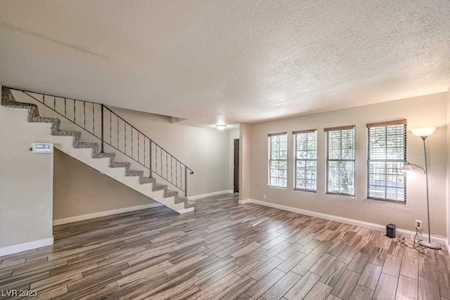 2080 Karen Ave #20 Las Vegas, NV 89169