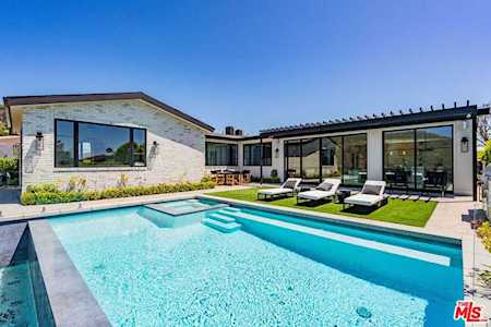 925 Enchanted Way Pacific Palisades, CA 90272