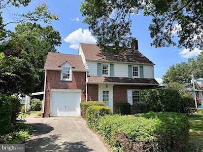 9 Riverside Dr Wilmington, DE 19809