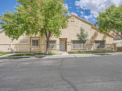 2245 Cassatt Dr Henderson, NV 89074