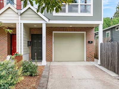 2115 SE Tenino ST Portland, OR 97202