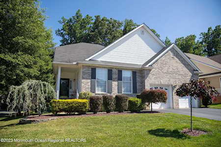 184 Scarborough Way Marlboro, NJ 07746