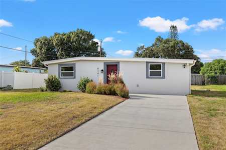 8341 94th Ave Seminole, FL 33777