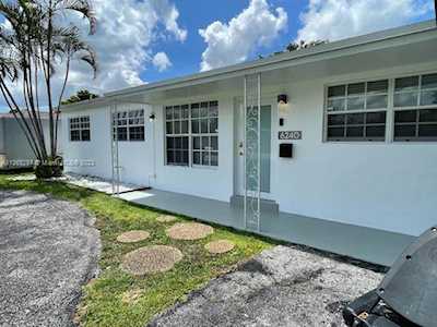 6240 NW 14th Ct Sunrise, FL 33313