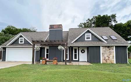 9883 Willow Cove Road Huntsville, AL 35802