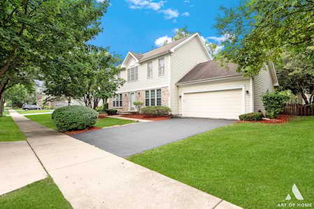 1230 Cobblers Xing Elgin, IL 60120