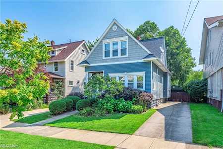 1291 Summit Ave Lakewood, OH 44107