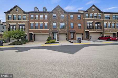 3154 Goldenwave Ct Fairfax, VA 22031