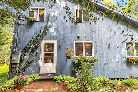 17 Hubbard Pond Rd New Ipswich, NH 03071