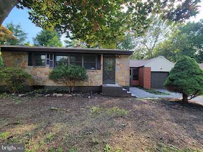 2 Woodcroft Ln Wilmington, DE 19810