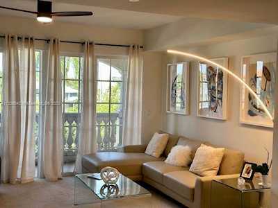 110 Hendricks Isle #8 Fort Lauderdale, FL 33301