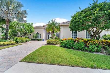 22 Somerset Drive Palm Beach Gardens, FL 33418