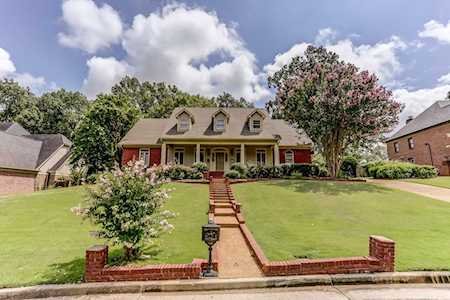 9011 Cairn Ridge Dr Germantown, TN 38139